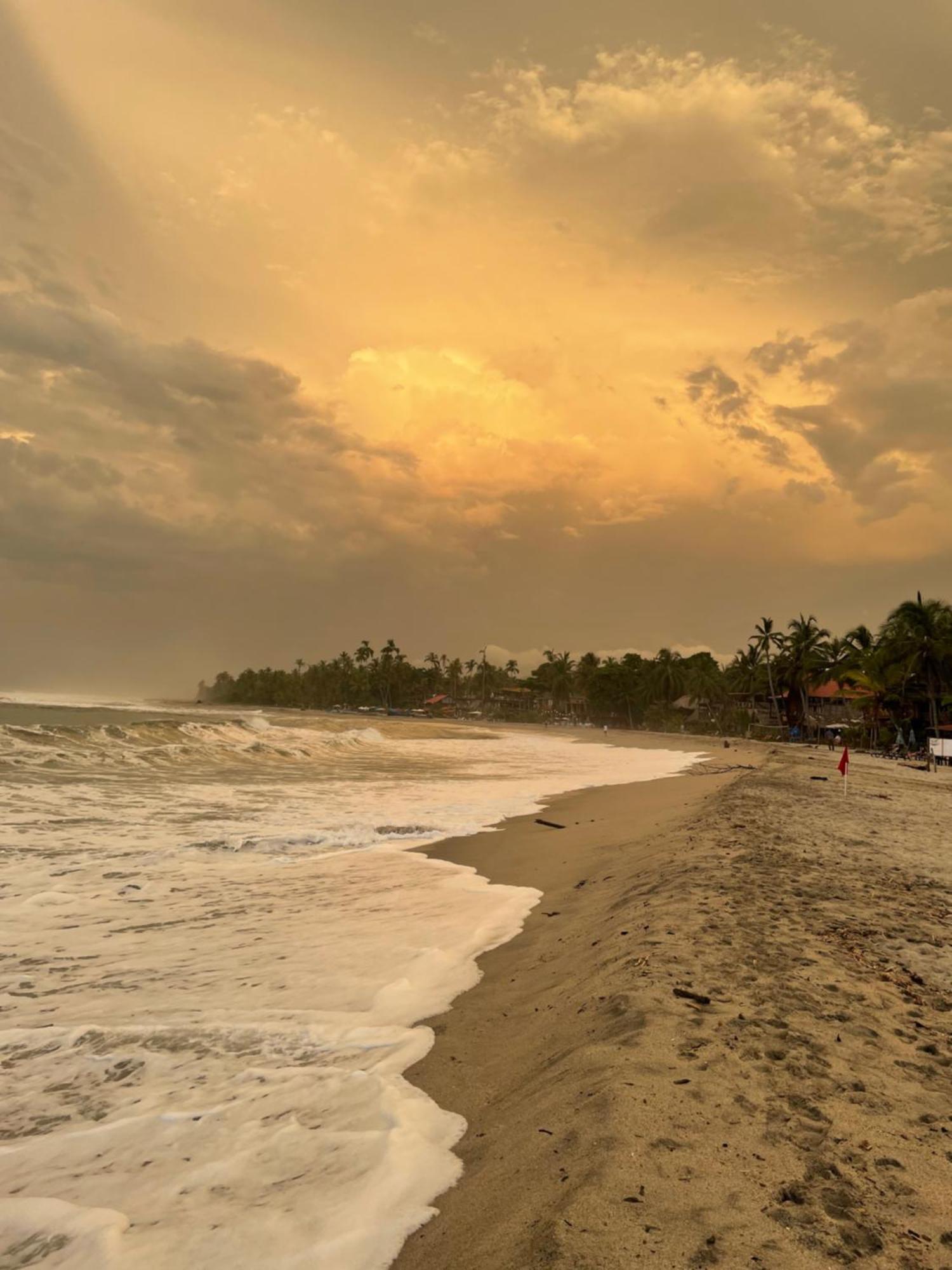 The Mompe Beach Hostal La Poza ภายนอก รูปภาพ