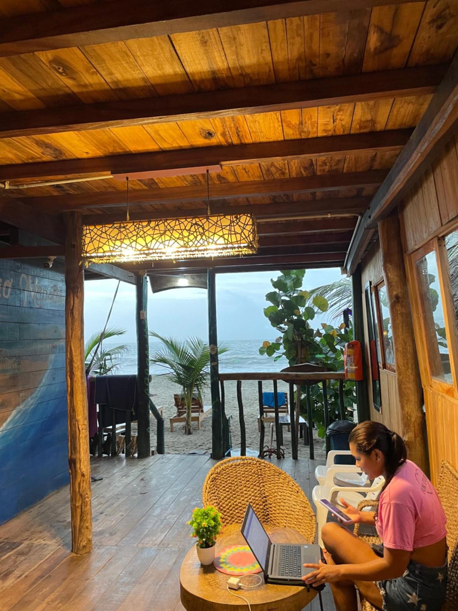 The Mompe Beach Hostal La Poza ภายนอก รูปภาพ